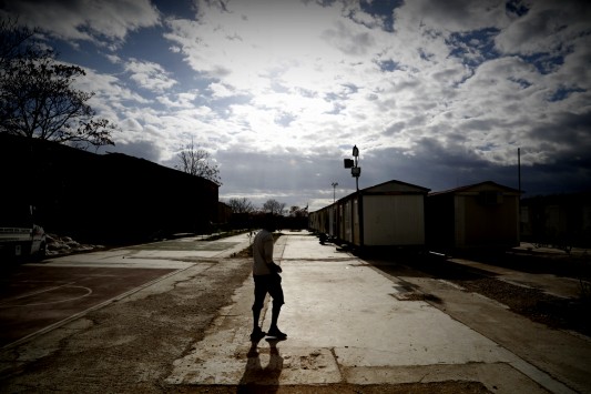 Μεγαλώνει κατά 8 στρέμματα το στρατόπεδο προσφύγων – λαθρομεταναστών στον Ελαιώνα