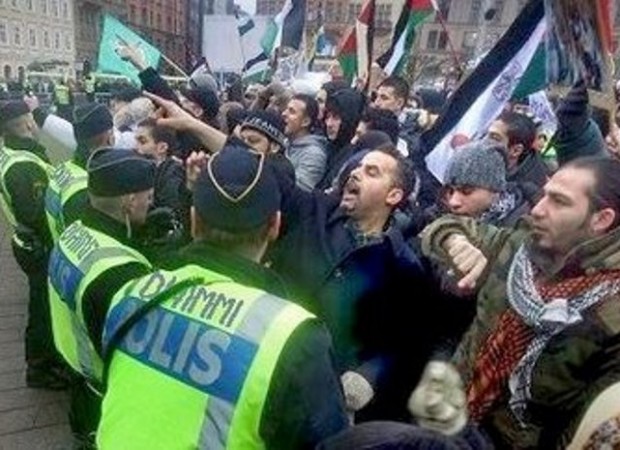 Μουσουλμάνοι εξτρεμιστές ελέγχουν πλήρως 53 περιοχές στη Σουηδία – Γκετοποιήθηκαν και διεκδικούν την αυτονομία τους