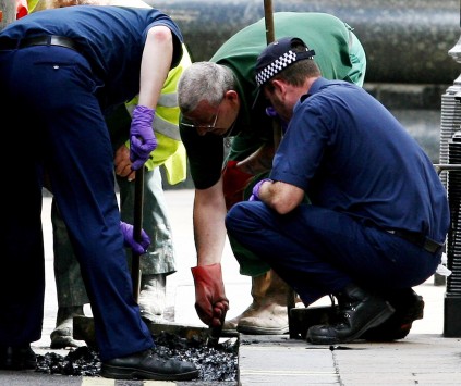 Οικογένεια ισλαμιστών βίασε 15 κορίτσια στην Αγγλία – Εικόνες από το μέλλον;