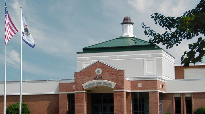 ΗΠΑ: Συναγερμός σήμανε μετά από τηλεφώνημα για τοποθέτηση βόμβας σε σχολείο της Βιρτζίνια [φωτό]