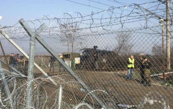 Οι Σκοπιανοί έβαλαν αύρες στα σύνορα (φωτό)