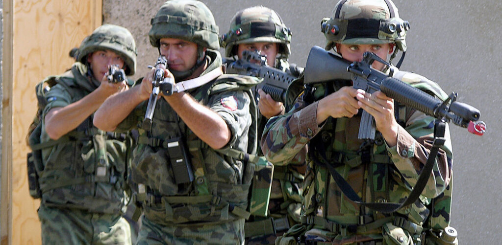 Στρατιωτικές ασκήσεις στα σύνορα Ελλάδας-Σκοπίων ξεκίνησε η Βουλγαρία – Για να μην περνούν οι πρόσφυγες