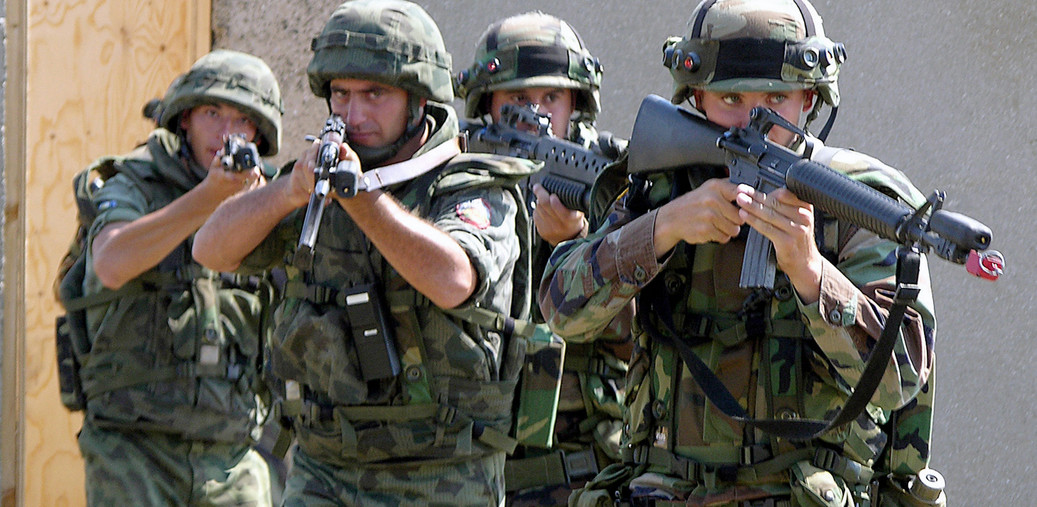 Στρατιωτικές ασκήσεις στα σύνορα Ελλάδας-Σκοπίων ξεκίνησε η Βουλγαρία – Για να μην περνούν οι πρόσφυγες