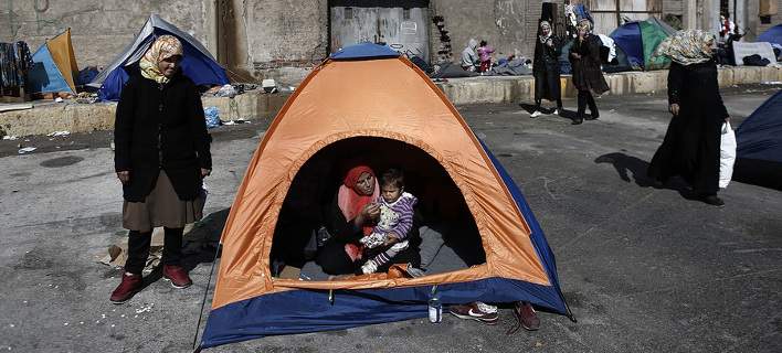 Πάνω από 3.000 άτομα στις εγκαταστάσεις στο λιμάνι [φωτό]