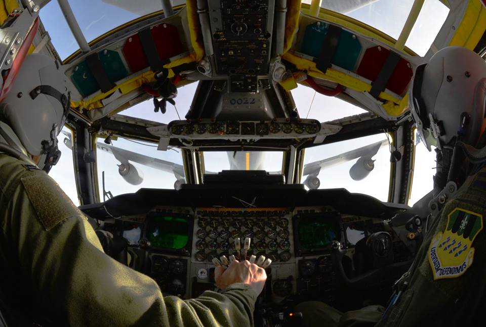Ανεφοδιασμός B-52 από KC-135 πάνω από τη Νορβηγία [φωτό-βίντεο]