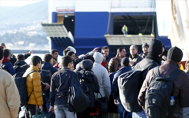 Στους 3.350 ανέρχονται οι “λάθρο” και οι πρόσφυγες που φιλοξενούνται στον ΟΛΠ