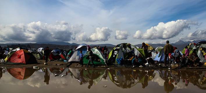 Spiegel: “Η κυβέρνηση εκκενώνει άμεσα την Ειδομένη -Πού θα πάνε οι πρόσφυγες”