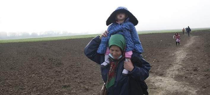 Guardian: “Τώρα που έκλεισαν τα Σκόπια, οι πρόσφυγες θα φεύγουν μέσω Λιβύης, Βουλγαρίας, Aλβανίας, Μαύρης Θάλασσας”