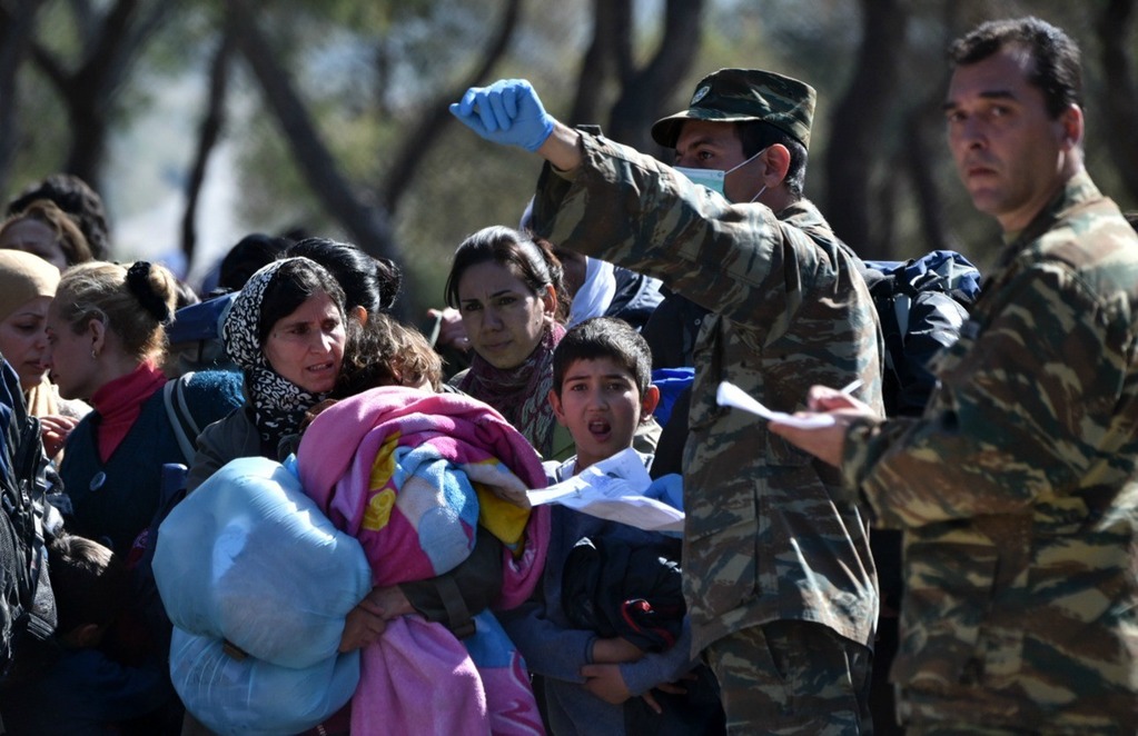 Πρωτοφανές: Οι ΕΔ αναλαμβάνουν το κόστος διαμονής-φιλοξενίας των προσφύγων-λάθρο