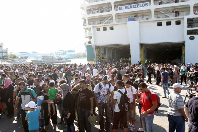 Νηοπομπή με τρία πλοία αναμένεται στον Πειραιά με 1000 αλλοδαπούς