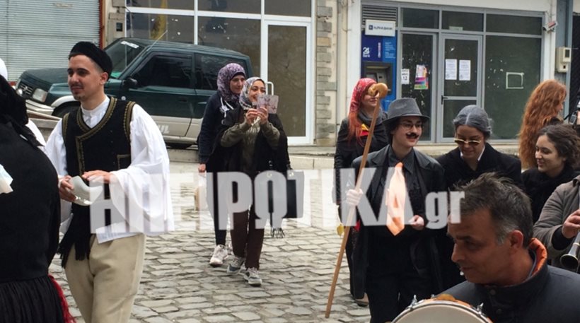 Κόνιτσα: Πρόσφυγες-λάθρο και ντόπιοι γιορτάζουν το καρναβάλι (vid)