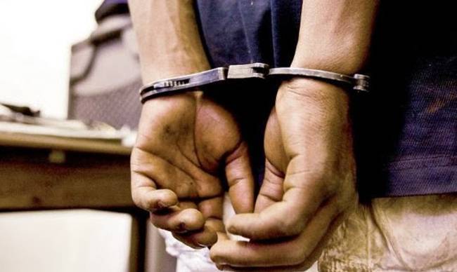 Σύλληψη 30χρονου στο λιμάνι του Πειραιά με πλαστά πιστοποιητικά διαμονής