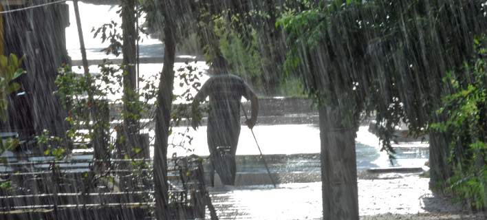 Σε επιφυλακή τα Τρίκαλα- Φόβοι ότι θα υπερχειλίσουν τα ποτάμια λόγω βροχόπτωσης