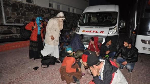 Συλλήψεις 4 διακινητών και 88 προσφύγων- λαθρομεταναστών στη Σμύρνη