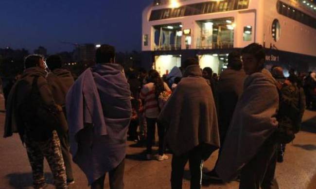 Δύο πλοία με 312 πρόσφυγες-λάθρο αναμένονται να καταπλεύσουν στο λιμάνι του Πειραιά