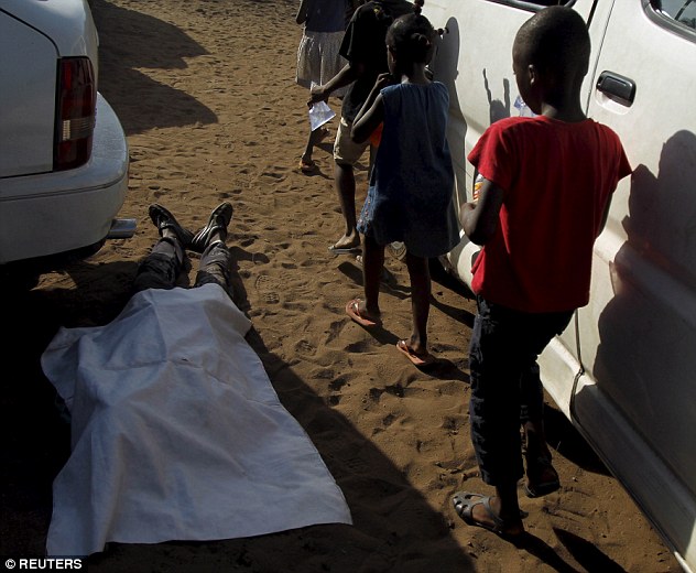 Ακτή Ελεφαντοστού: Οι ισλαμιστές ζητούσαν από παιδιά να προσευχηθούν για να μη τα σκοτώσουν!