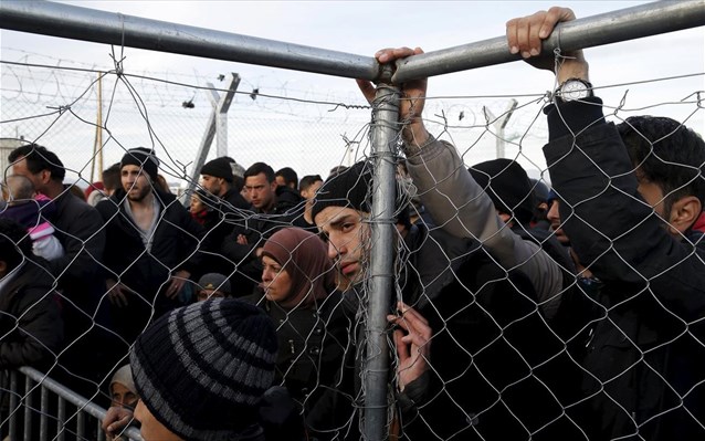 Συνεχείς οι αφίξεις αλλοδαπών: 450 άτομα στο λιμάνι της Θεσσαλονίκης