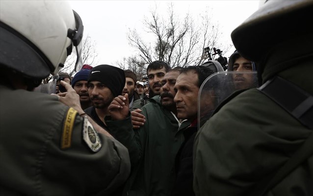 Αλαλούμ στην Ειδομένη με τους 1500 πρόσφυγες – Σκόπια: «Τους στείλαμε πίσω» – ΥΠΕΣ: «Δεν πέρασε κανένας»