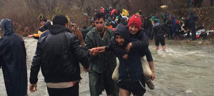 Μας τους έστειλαν πίσω τα Σκόπια τους 1.500 πρόσφυγες στην Ειδομένη- Αλαλούμ στη Κυβέρνηση (φωτό & βίντεο)