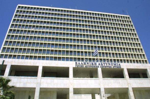 Ελεύθερα αφέθηκαν τα 12 μέλη του Ρουβίκωνα