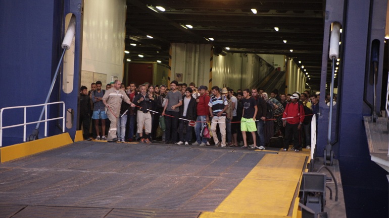 Έφθασαν στον Πειραιά άλλοι 544 λαθρομετανάστες και πρόσφυγες