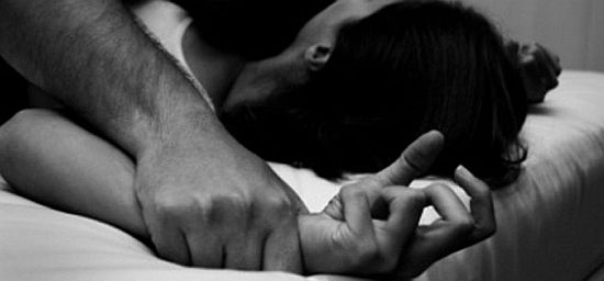 Γαμπρός μαχαίρωσε την κουνιάδα του, στην προσπάθεια του να την βιάσει