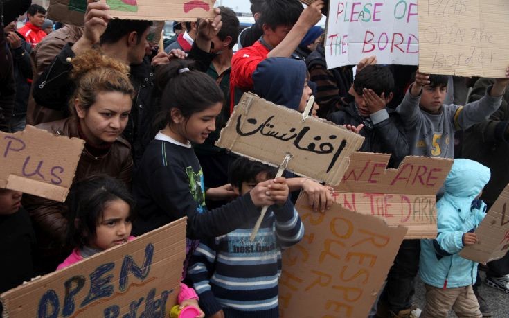 Υπερβαίνουν τους 4.200 οι πρόσφυγες και λαθρομετανάστες στον Πειραιά
