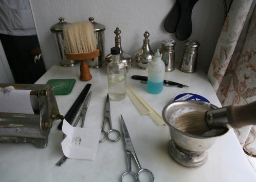 Ρόδος: Ανατριχιαστικές μαρτυρίες για τον κομμωτή που κατηγορείται για ασέλγεια σε ανήλικα κορίτσια – Τι καταγγέλλει η εγγονή του