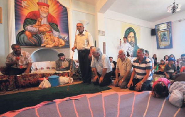 Το Ισλαμικό Κράτος απειλεί κι άλλη μειονότητα να σφάξει – Ποιοι είναι οι Γιαρσανιστές [βίντεο]