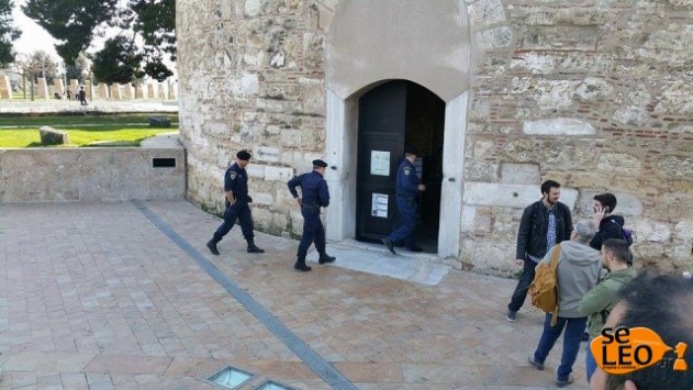 Κρέμασαν πανό για τους πρόσφυγες στο Λευκό Πύργο! Τρεις προσαγωγές [φωτό]