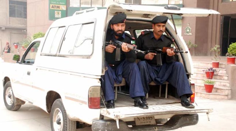 Πακιστάν: Φρουρός σκότωσε παιδί που φορούσε αποκριάτικη μάσκα