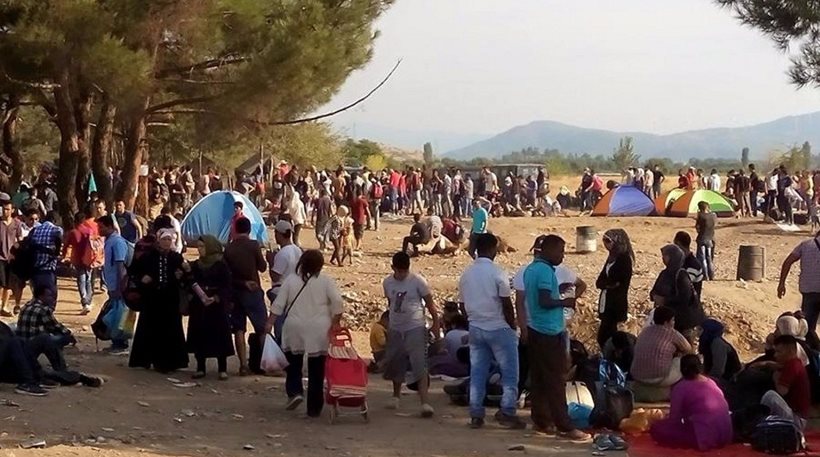 «Εμείς είμαστε πρόσφυγες, όχι τρομοκράτες» λένε οι πρόσφυγες στην Ειδομένη