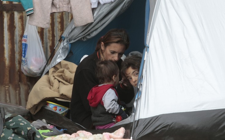 Αυξάνονται οι αιτήσεις για τα προγράμματα μετεγκατάστασης και οικογενειακής επανένωσης