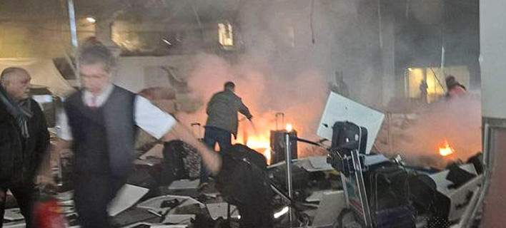 Αξιωματούχοι: ”Βαλίτσα- βόμβα προκάλεσε τη μία έκρηξη στο αεροδρόμιο των Βρυξελλών”