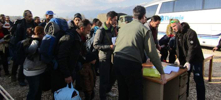 Σε 20.475 ανέρχονται οι πρόσφυγες-λάθρο στα κέντρα φιλοξενίας του Ελληνικού Στρατού (επίσημα…)