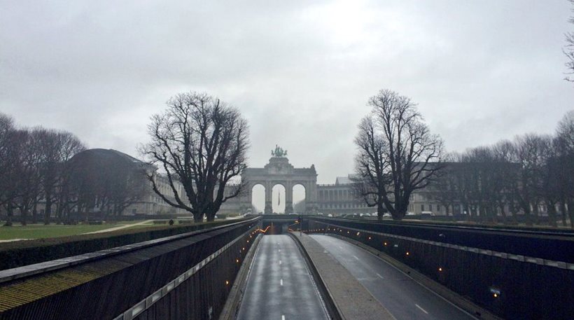 Βρυξέλλες: Στοιχειωμένη πόλη μία μέρα μετά τις τρομοκρατικές επιθέσεις (φωτό)