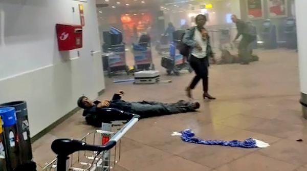 Ντοκουμέντο: Μέσα στο αεροδρόμιο των Βρυξελλών αμέσως μετά τη τρομοκρατική επίθεση (Σκληρό βίντεο)