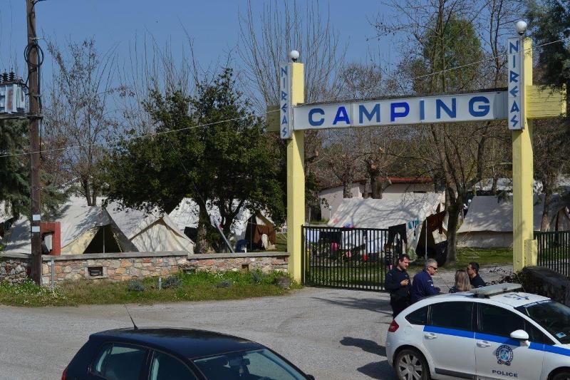 Τώρα και στην Πιερία: Αλλοδαποί κατευθύνονται με λεωφορεία σε κάμπινγκ και ξενοδοχεία της περιοχής