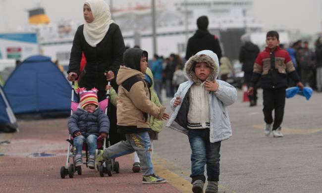 Μεταφέρουν πρόσφυγες- λάθρο από τον Πειραιά στη Μαλακάσα