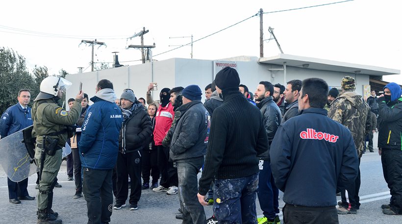 Συνεχής αναταραχή στην Ειδομένη από τις φήμες για άνοιγμα συνόρων- Διαμαρτυρίες προσφύγων στα νησιά