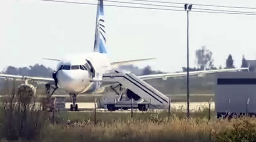 Αεροπειρατεία στην Κύπρο: Ο ασταθής 59χρονος, η Μαρίνα και η μπλόφα (φωτό & βίντεο)