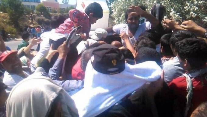 Άνω κάτω o Πειραιάς: Πρόσφυγες και λαθρομετανάστες τα έκαναν γης Μαδιάμ (φωτό)