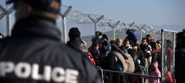 H αστυνομία αναλαμβάνει ενεργότερο ρόλο στη φύλαξη των καταυλισμών προσφύγων-λάθρο μετά τα κρούσματα βίας