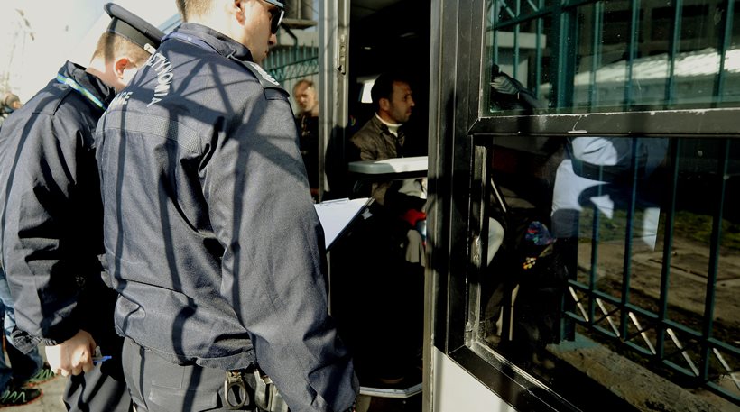 Συνελήφθησαν τρεις Πακιστανοί για κατοχή πλαστών εγγράφων στη Λέσβο