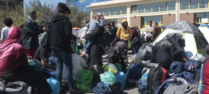 Πειραιάς: Συνελήφθησαν δύο Έλληνες που διέδιδαν στους πρόσφυγες πως τα σύνορα είναι ανοικτά