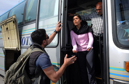 Πειραιάς: Αρνούνται να φύγουν οι πρόσφυγες- λάθρο – Στον αέρα η εφαρμογή της συμφωνίας με την Τουρκία