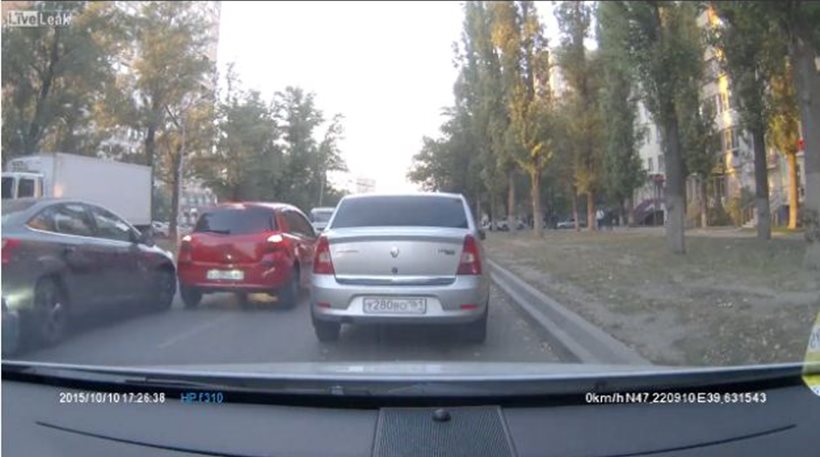 Σύγκρουση που είσαι βέβαιος ότι δεν βγήκε κανείς ζωντανός – Κι όμως… (βίντεο)