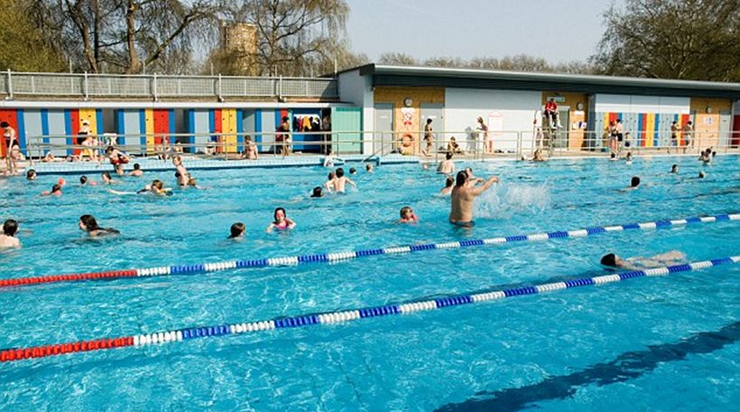 Aρχισαν τα όργανα στη Γερμανία: Δύο Αφγανοί κακοποίησαν σεξουαλικά 14χρονο σε πισίνα