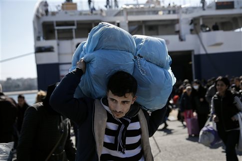 Πλαφόν σε 9 προϊόντα που πωλούνται σε πρόσφυγες εντός των καταυλισμών