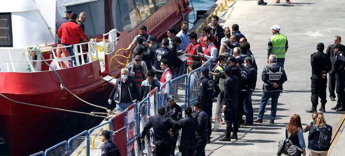 Independent: «Σε πραγματικό κίνδυνο η Ευρώπη αν οι επαναπροωθήσεις στην Τουρκία αποτύχουν»